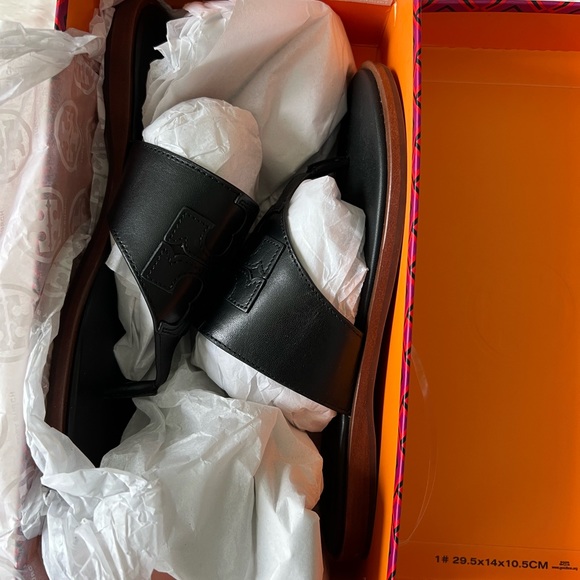 Tory Burch Jamie full logo thong calf leather sandals - Picture 6 of 6